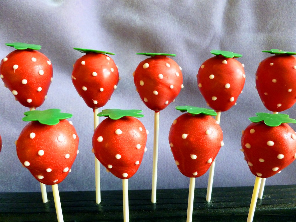 Strawberry Cake Pops recipe